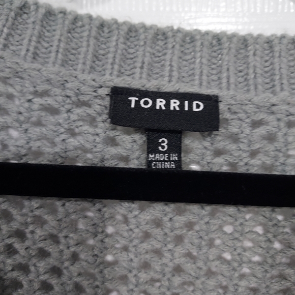 Torrid Pink Heart Gray Crochet Pullover Scrop Neck Sweater in Size 3 / 22-24 - Picture 2 of 12